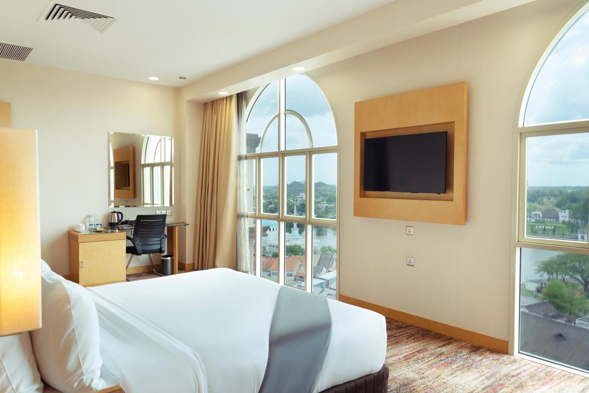 The Waterfront Hotel Kuching Eksteriør billede Deluxe Room