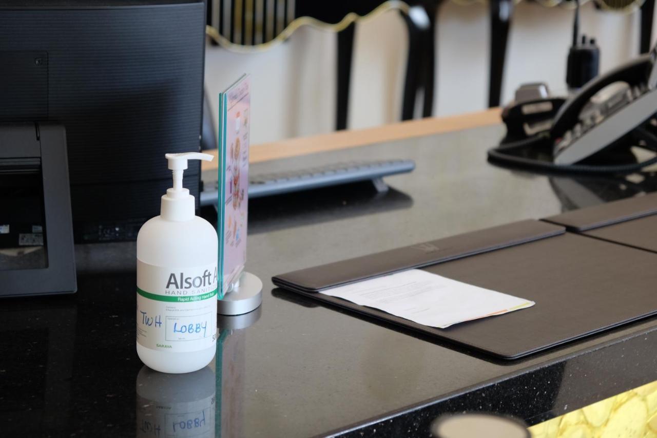 The Waterfront Hotel Kuching Eksteriør billede A bottle of hand sanitizer